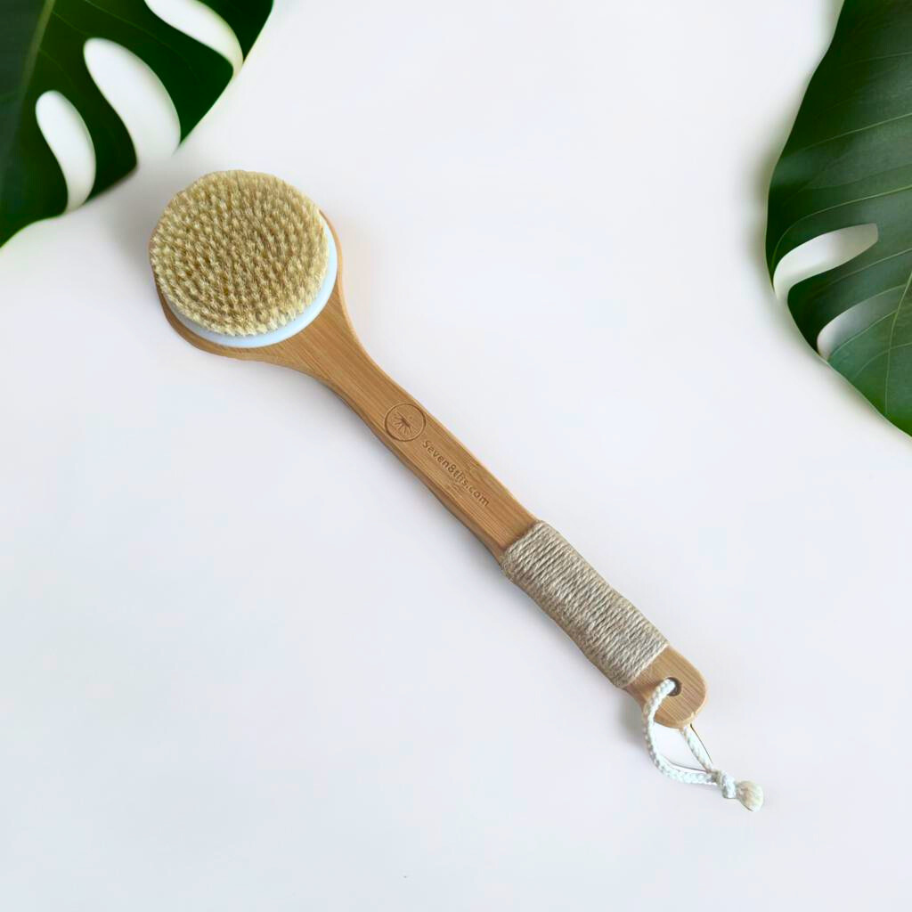 Seven 8ths Smooth Skin Brush made of wood and natural-bristles for dry brushing and whole-body exfoliation