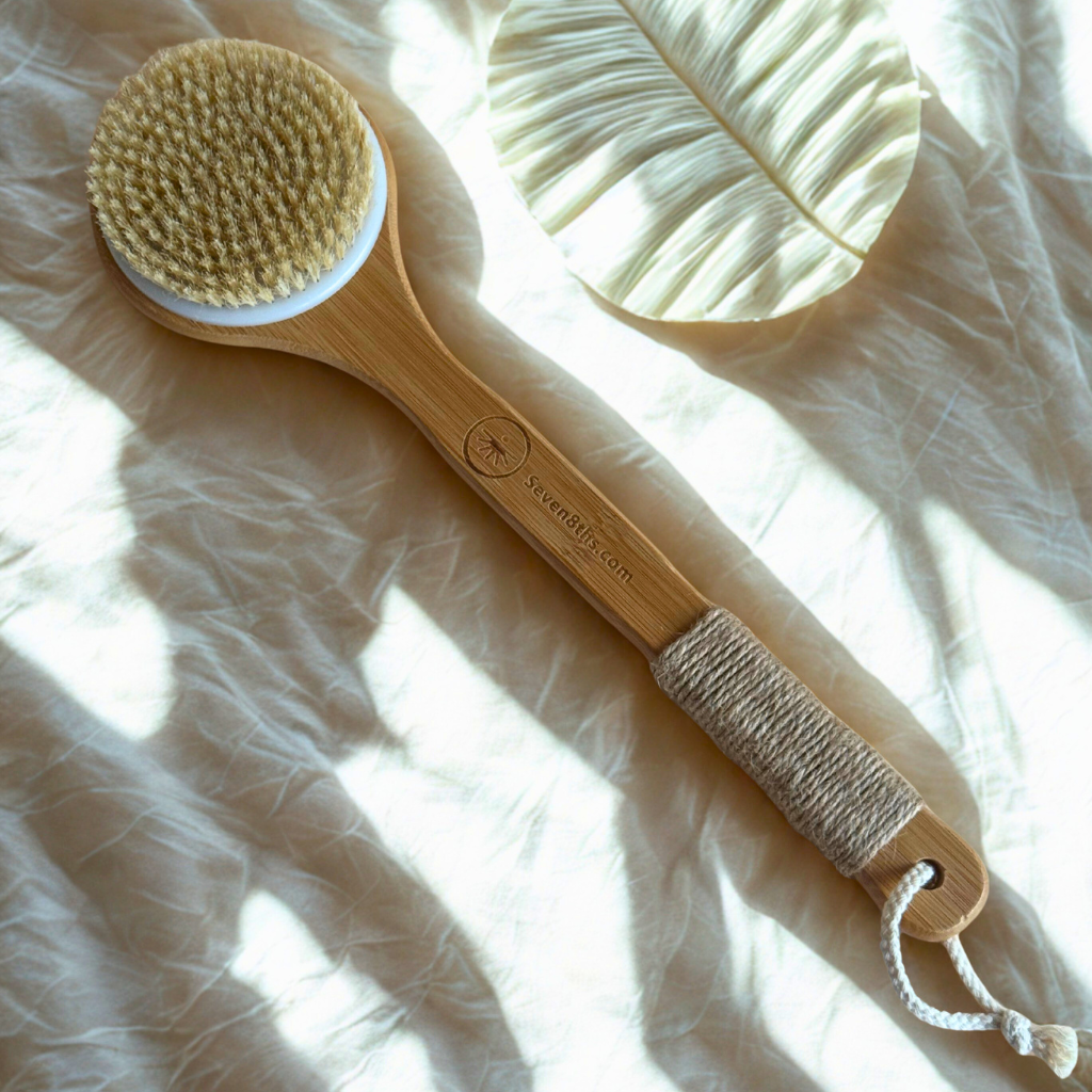 Seven 8ths Smooth Skin Brush made of wood and natural-bristles for dry brushing and whole-body exfoliation